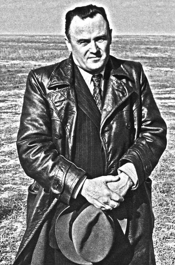 Сергей Королёв на полигоне Капустин Яр Май 1953 года Сейчас на космодроме - фото 6