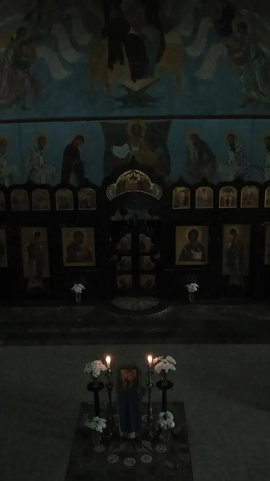 Ночной храм Вчетвертых В храме с его тыльной стороны устроена усыпальница - фото 7