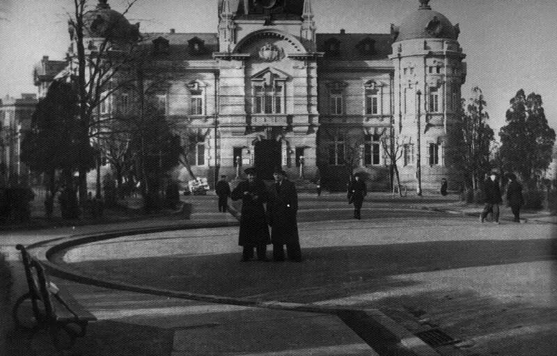 На одной из улиц города Дальний Железнодорожный вокзал в городе Дальний - фото 35