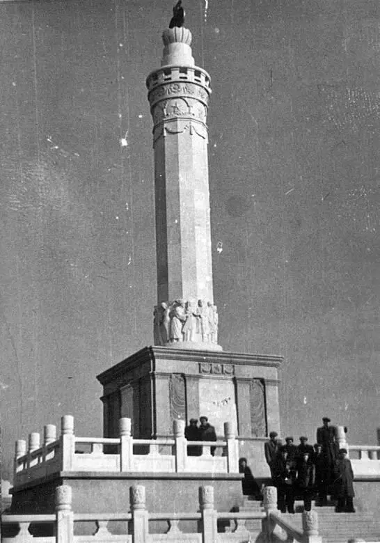 Памятник Победы советских воинов в 1945 г в ПортАртуре Экскурсия в - фото 37