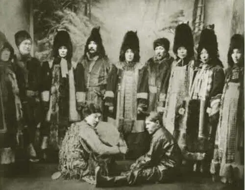 Труппа спектакля Разбойник Манчаары 1910е гг Поддерживая почин - фото 38