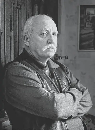 Здесь не на жирных черноземах Родился Юрий Малоземов На бедных - фото 59