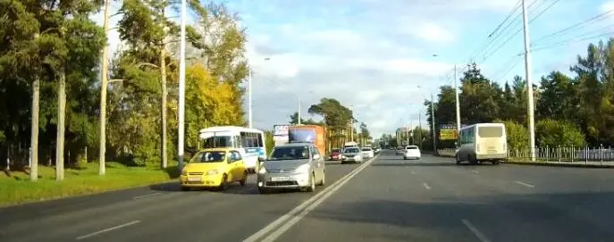 Данная дорога имеет шесть полос движения по три полосы для каждого направления - фото 77