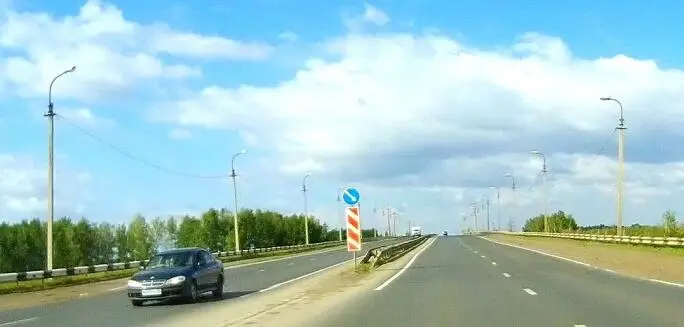 Дорога имеющая две проезжих части конструктивно отделенных друг от друга и - фото 84