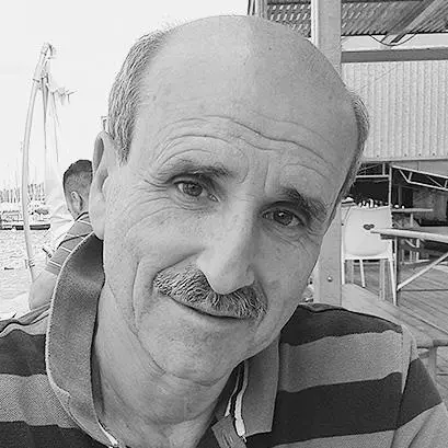 Родился в 1951 году в Луганске Окончил машиностроительный институт Редактор - фото 5