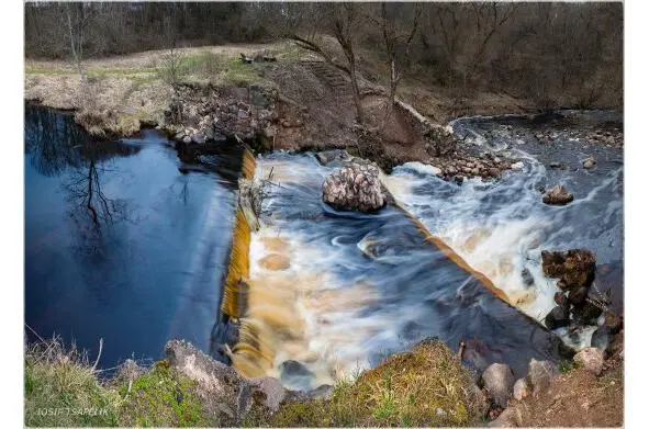 Водопад Так струйки жизни безмятежной Лишь в глубине едва текут Но с - фото 19