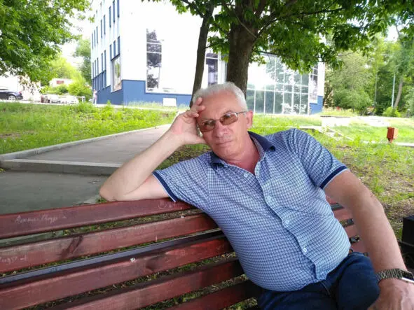 Друзьям детства и одноклассникам Батник джинсы туфли на платформе Солнце - фото 9