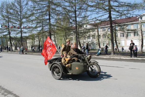 Асбест День Победы 9 Мая Заметно зелёных листочков на деревьях стало больше - фото 8