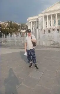 Гуляю на площади 400 летия Тюмени на фоне Театра I walk on the square of the - фото 8