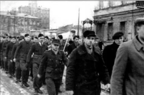 Подразделение БКА в крестьянской одежде Весна 1944 г Выше уже - фото 10