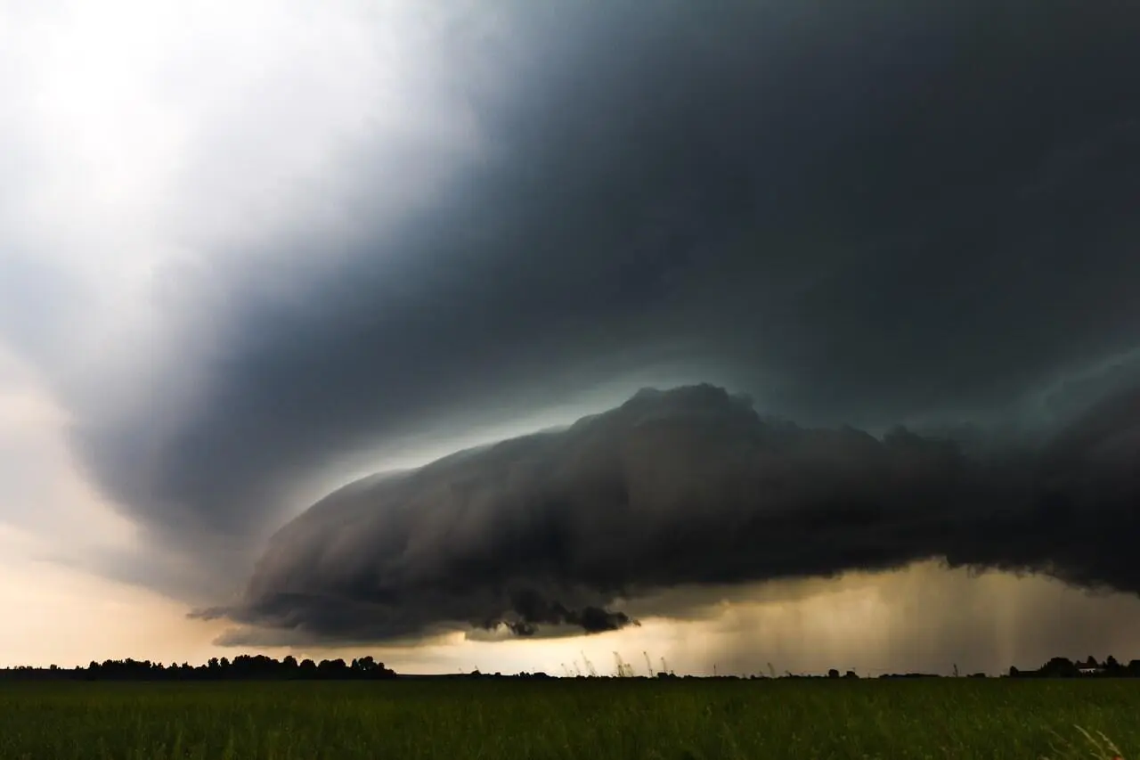 Fig 1113 Page of Disks A rain cloud that looks like its ready to pour 109 - фото 92