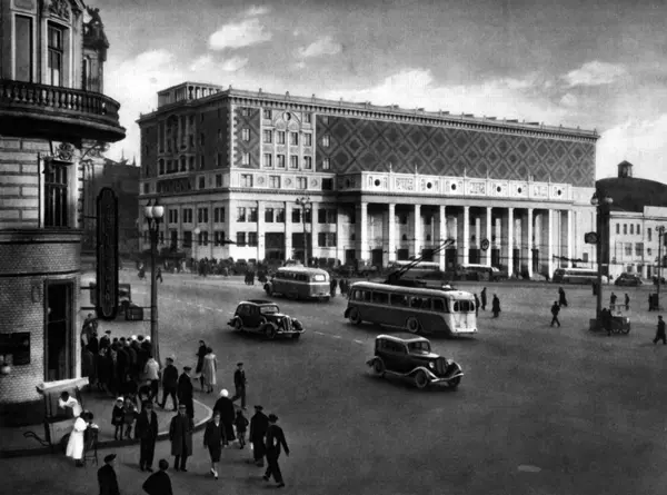 Концертный зал имени ПИ Чайковского на Триумфальной площади 1940е гг - фото 26
