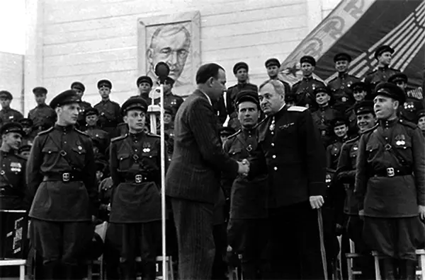 На гастролях в Чехословакии 1946 г Май 1945го долгожданная Победа Ну - фото 31