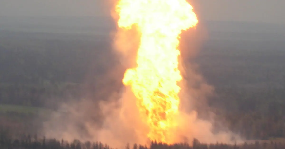 Фото взрыва газопровода похожего на тот что произошел в Вятских Полянах - фото 1