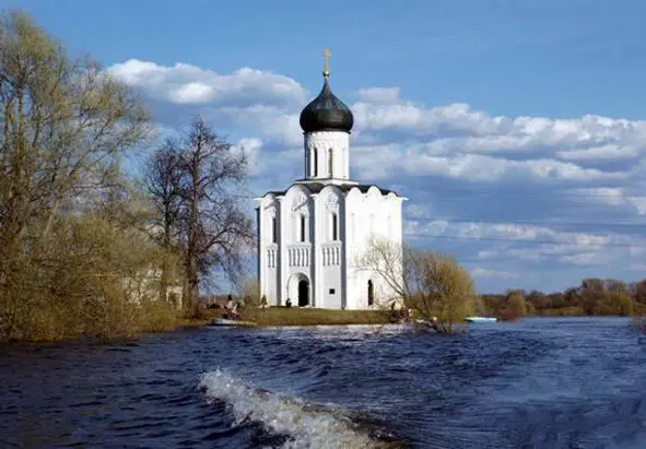 Княжеский терем во Владимире В огромных окнах видны золотые купола Успенского - фото 6