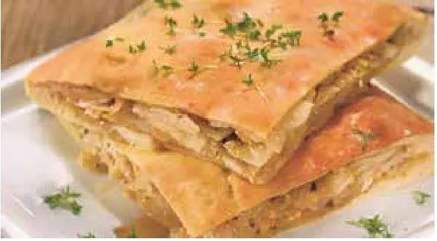 КОТЛЕТЫ куриные на косточке Снимаем мякоть с курицы и прокручиваем его на - фото 11