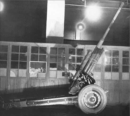 Instead of SP guns in the fall of 1941 UZTM was actively working to develop - фото 30