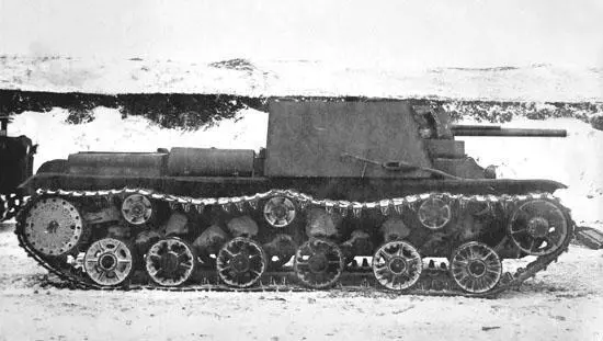 Side view of a KV7 TsAMO Front view of a KV7 the tanks massive mantlet - фото 32