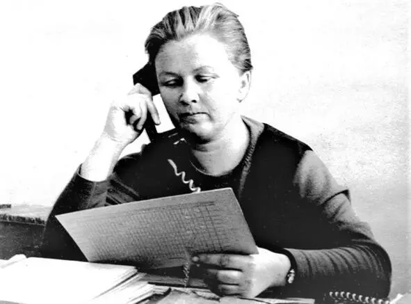 Начало 1970х Вервейко Ольга Яковлевна составитель программ в Калачинском - фото 24