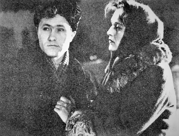В Шукшин и Н Мордюкова в фильме Простая история 1960 В Шукшин и Ю - фото 9