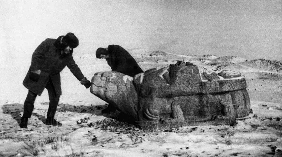 На развалинах Каракорума Уверхангайский аймак Хархорин 1973 г Натурные - фото 3