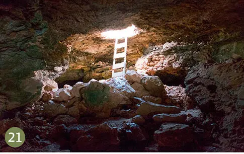21 FAR DES MOLA HÖHLE In einem seiner Romane nannte Jules Verne ihn den - фото 100
