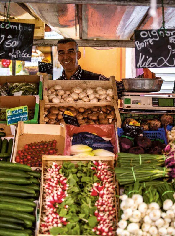 Es gibt viele Maximen auf dem Marché dAligre Dicht gefolgt von Qualität ist - фото 36
