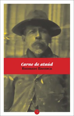 Bernardo Esquinca Carne de ataúd обложка книги