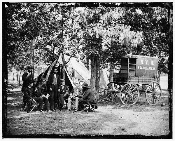 Además de fotógrafos y dibujantes los frentes de la Guerra de Secesión se - фото 19