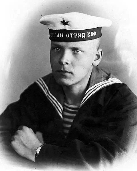 И последняя фотография Дмитрия призванного в Красную Армию в конце 1940 года - фото 13