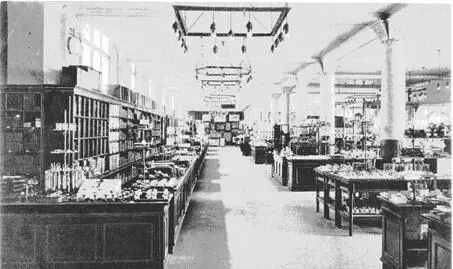 Im Warenhaus hatten wir unsere Lieblingslager vor allem das Bücherlager - фото 12