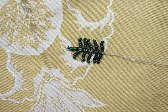 Из зелёной рубки плетём 24 игольчатых листа в технике французского плетения На - фото 9