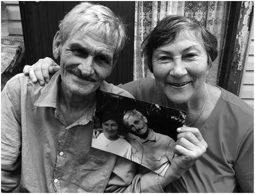 Vasily and Valya in 2015 holding Davids photo of them from 2005 PHOTO BY - фото 7