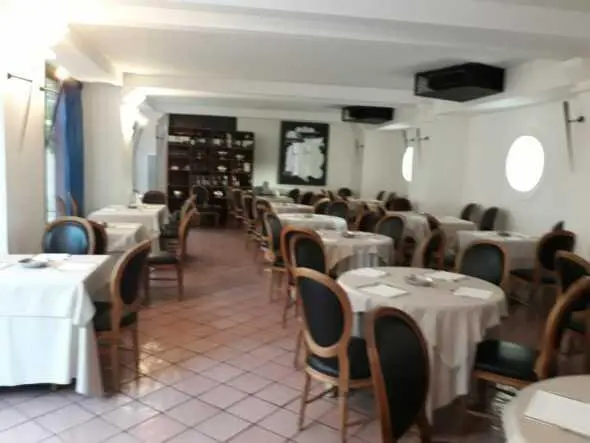 Der geräumigste Bereich des Hotels war das Restaurant wo es das Frühstück und - фото 16
