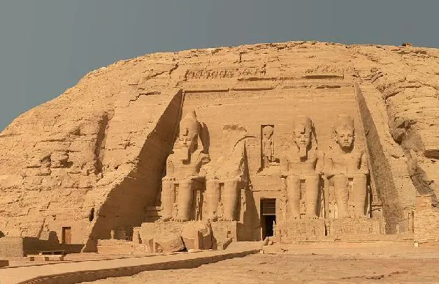 Tempel von Abu Simbel MatthiasKabel CC BYSA 30 3 Die ägyptische Kunst ist - фото 3