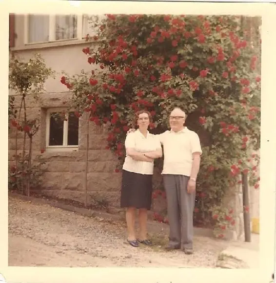 Für meine Eltern Die Autorin Doris Johanna Bockholt Jahrgang 1951 geboren - фото 1