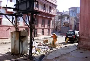 19 Arme Frau sucht Brauchbares im Müll 4 Tag 19102011 Bikaner - фото 20