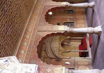 15 Thronsaal im Junagarh Fort 16 Restaurator am Junagarh Fort - фото 16