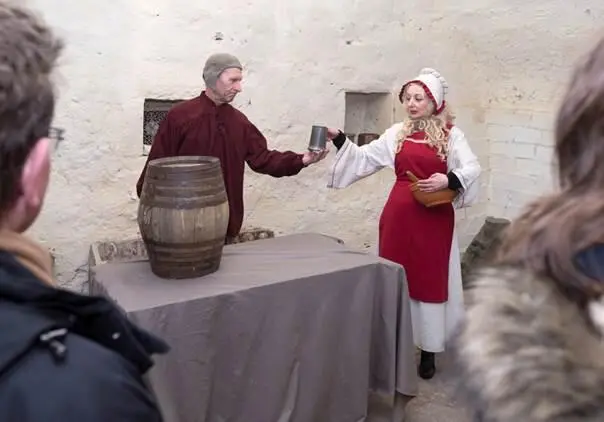 Kein schmackhaftes Getränk Die Frau Nicole Stahnke des Brauers Jakob Ralph - фото 10