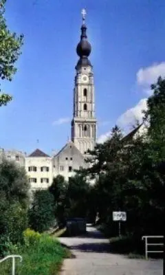 TRAUNVIERTEL Reich und geistreich Im Benediktinerkloster Kremsmünster Die - фото 2
