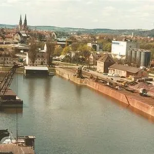Der Hafen heute mit Blick in Richtung Regensburg Fotos Archiv Bayernhafen - фото 7