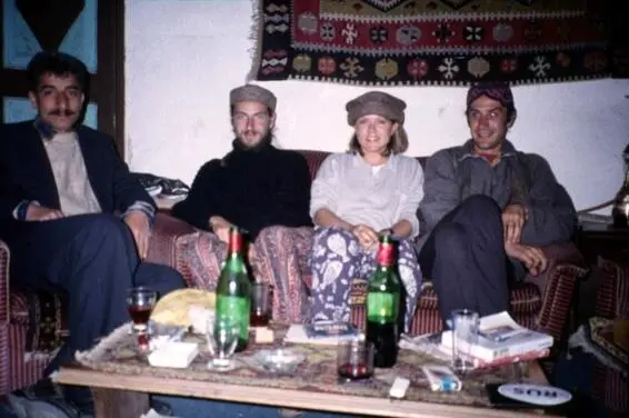 Im Born Hotel mit Inhaber Recep Kurt und Alain aus Belgien Kurt und ich tragen - фото 21
