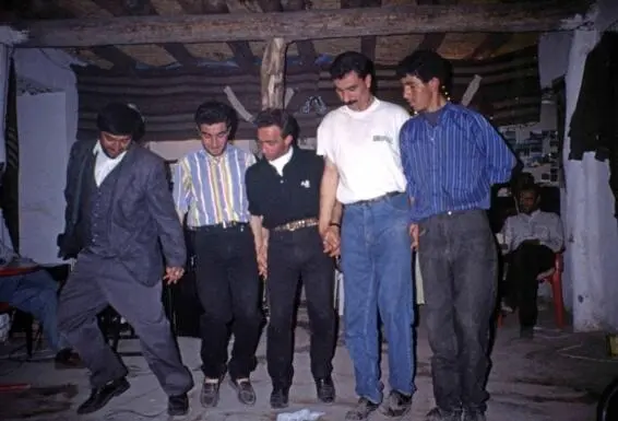 Kurdische Tänze im Murat Camping Iran Poesie und Rosen 1Wir schreiben - фото 32