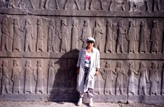In der Hitze von Persepolis nehm ichs etwas gar locker mit den - фото 36