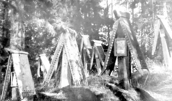 Захоронения старообрядцев в скиту 1909 год Места паломничества Так же как - фото 13