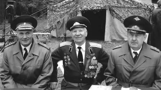 В родном Серпухове На фронтовой поляне с председателем Совета ветеранов г - фото 22