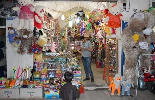 Weil die Perser Kinder lieben gibt es sehr viele Spielwarenläden - фото 7