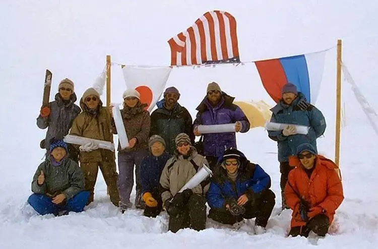 Японскоамериканская экспедиция 2003 г на плато Казаковой Автор с легендой - фото 119