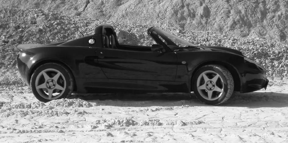 Lotus Elise Der LeichtbauSportwagen aus England bildete die ideale Basis um - фото 9