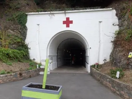Eingang zum Museum Jersey War Tunnel Конец ознакомительного фрагмента - фото 13